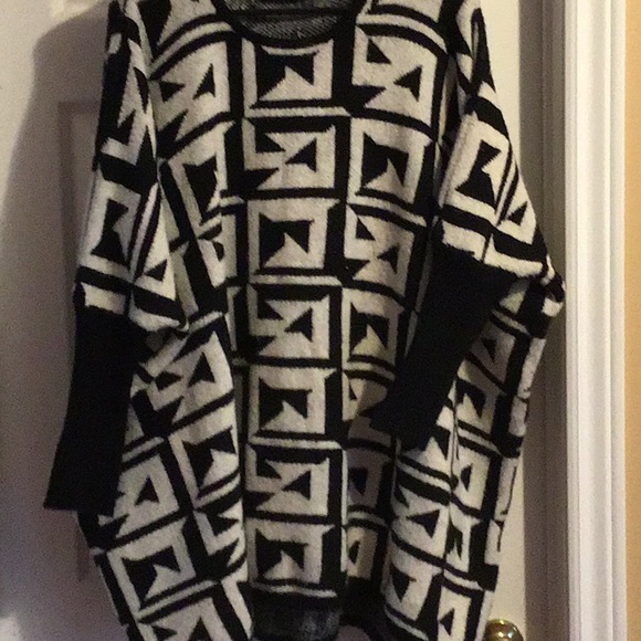 Poncho - Picture 3 of 4